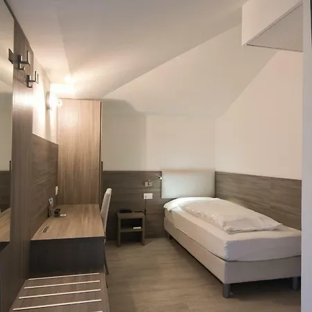 Hotel Garni Villa Fontana Trento Exterior photo